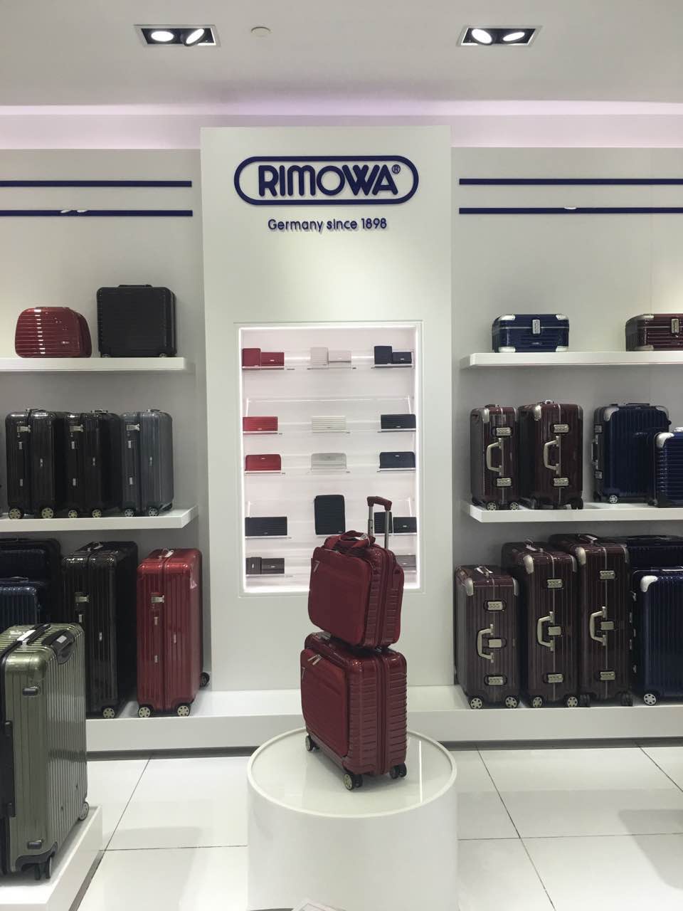 RIMOWA 道具成列安装,灯具安装维修