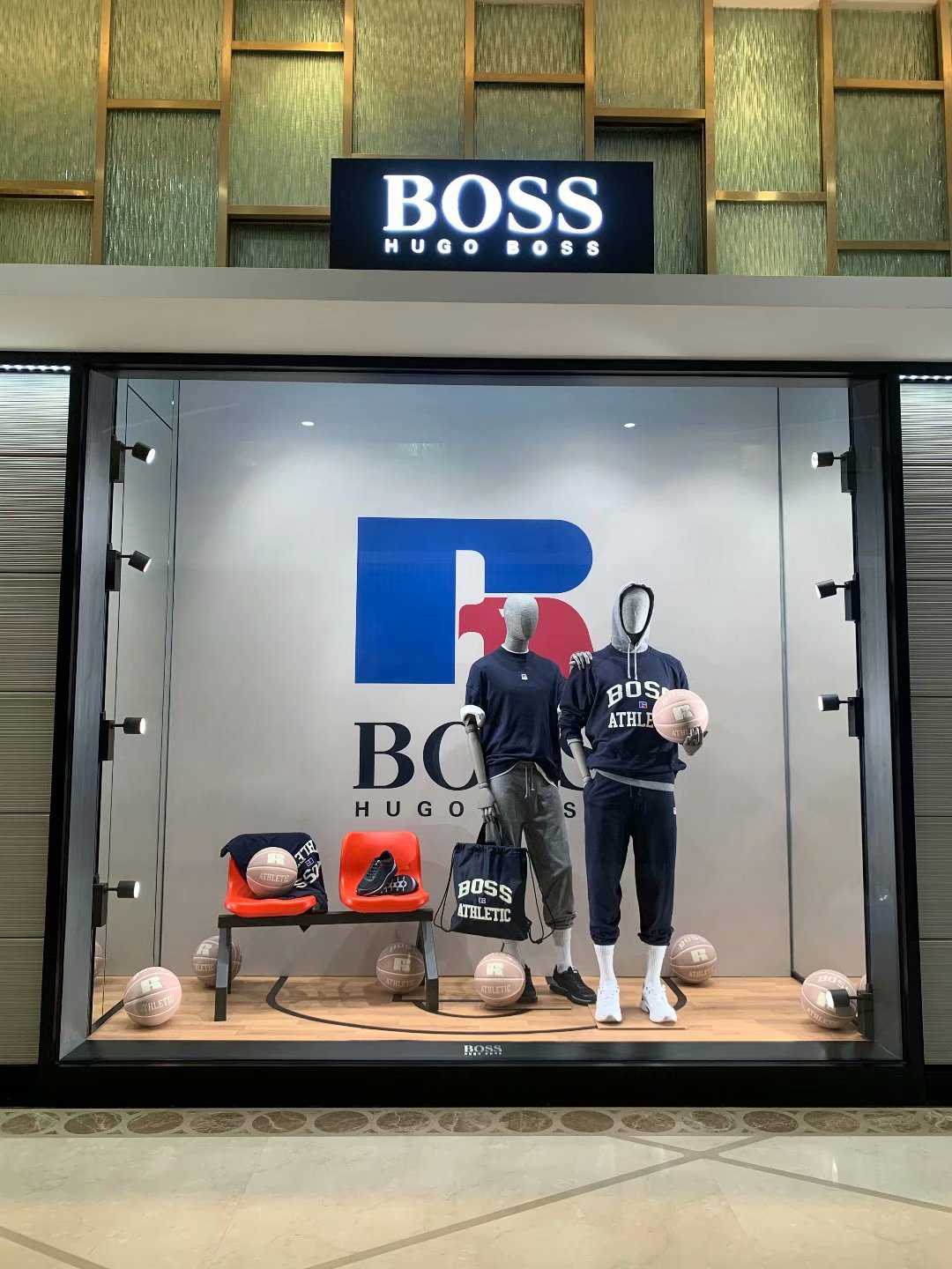 HUGO BOSS 道具成列安装